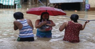 Filipinleri Vuran Süper Tayfun Mangkhut 3 Can Aldı