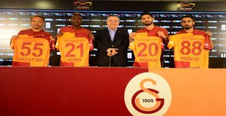 Galatasarayda Toplu İmza Töreni