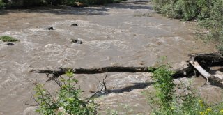 Kars Çayı Taştı, Mahsur Kalan Hastaların Yardımına Sağlık Ekipleri Yetişti