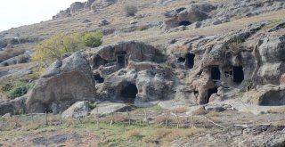 Afyonkarahisarın Yer Altı Şehri Gün Yüzüne Çıkmayı Bekliyor