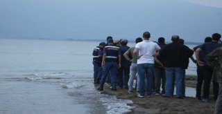 Sandaldan Göle Atlayan Kuzenlerden 2Si Kurtarıldı, 1İ Kayıp