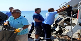 Dünya Temizlik Gününde Çeşme Plajları Temizlendi