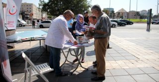 İl Sağlık Müdürlüğü Sağlıklı Yaşam Aracıbilgilendirme Ve Denetim İçin Cumhuriyet Meydanındaydı