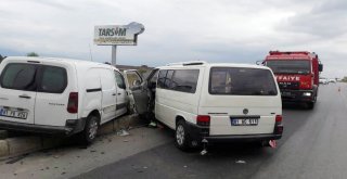 Sakaryada Trafik Kazası: 6 Yaralı