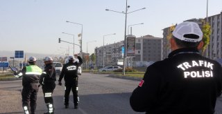 Trafik Ekiplerinden Öğrenci Servislerine Sıkı Denetim