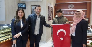 Büyükşehirden Balıkesir Esnafına 10 Bin Bayrak Dağıtıldı