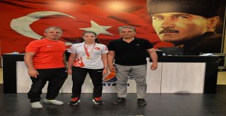 Muratpaşadan Başarılı Sporculara Ödül