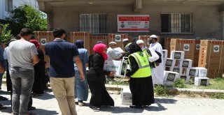 Suriyeli Mültecilere Buzdolabı Ve Gıda Yardım