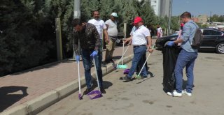 Doktorlar Steril Ortamdan Çıkıp Çöp Topladı