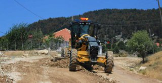 KUZCA 'DA YOL BAKIM ONARIM ÇALIŞMASI