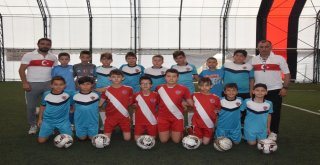 Sağlıkspor Minikleri Geleceğe Hazırlıyor