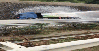 Lpg Yüklü Tanker Kaza Yaptı, Karadeniz Sahil Yolu Trafiğe Kapandı