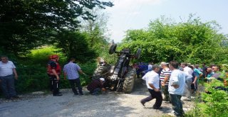 Şaha Kalkan Traktörde Sıkışan Sürücüyü İtfaiye Kurtardı