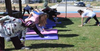 Tuncelide Anne Adayları Doğada, Yoga İle Doğuma Hazırlanıyor