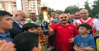 Isparta Valisi Gazilerle Futbol Maçı Yaptı