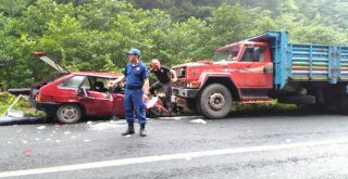 Rizede Trafik Kazası: 1 Ölü, 3 Yaralı