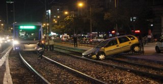 Otomobil Tramvay Yoluna Uçtu, Tramvay Seferleri Aksadı