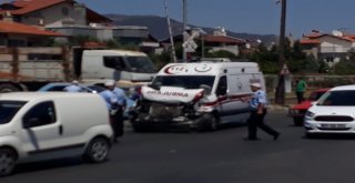 Vakaya Giden 112 Ambulansı Kaza Yaptı 2 Kişi Yaralandı