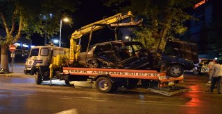 İkiye Bölünen Otomobilden Sağ Çıktılar