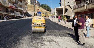 Hakkaride Bozuk Satıhlı Yollar Onarılıyor