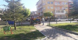 Simavda Park Ve Bahçeler İlaçlanıyor