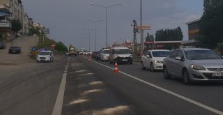 (Özel) Yola Akan Hidrolik Yağ Trafiği Kilitledi