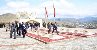 Bayburt Şehitliği Ziyaret Edildi