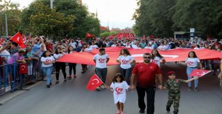 Antalyada On Binler Darbeye Karşı Yürüdü