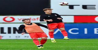 Beşiktaş Hazırlık Maçıyla Çalışmalarını Sürdürdü