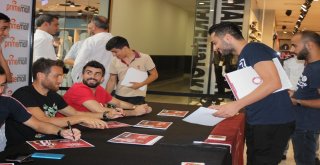 Hataysporlu Futbolculardan İmza Günü