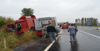 Yağıştan Sonra Kayganlaşan Yolda 3. Kaza