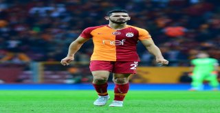 Galatasarayda Zorunlu Değişik, Emre Akbaba Sakatlandı