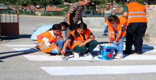 Yozgatta Çocuklardan Üç Boyutlu Yaya Geçidi