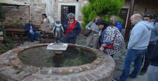 Kilise Yanındaki Havuza Atılan Paralar Olay Olmuştu, O İşletmeci Konuştu