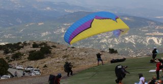 Yamaç Paraşütü Dünya Kupası Hazırlık Yarışması Denizlide Başladı