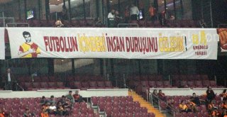 Türk Telekom Stadyumunda Metin Oktay Anıldı