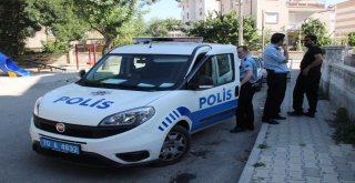 Kaybolan Kız Çocuğu İçin Mahalleli Ve Polis Seferber Oldu