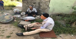 80 Yaşındaki Kalay Ustası Yıllara Meydan Okuyor