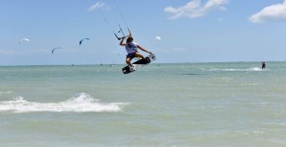 Yumurtalık Kiteboard Festivali Nefes Kesti