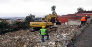 Üsküdarda Kentsel Dönüşüm Kapsamında Yıkım Gerçekleşti