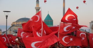 15 Temmuzun Yıldönümünde Binlerce Kişi Mevlana Meydanına Akın Etti