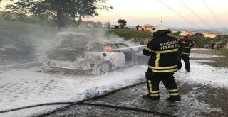 Seyir Halindeki Otomobil Alev Alev Yanarak Küle Döndü