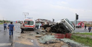 Hasta Taşıyan Ambulans Kamyonetle Çarpıştı: 6 Yaralı