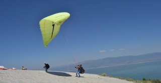 Paraşütçüler, Burdurda Yarıştı