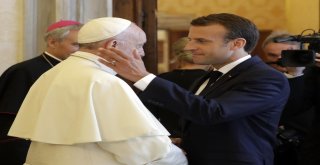 Macrondan Papa Francis Ziyareti