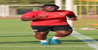 Kayserispor, Asamoah Ve Varelayı Yeni Transfer Olarak Görüyor