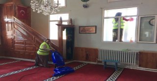 Seyitgazi Belediyesi Cami Temizlik Çalışmalarını Sürdürüyor