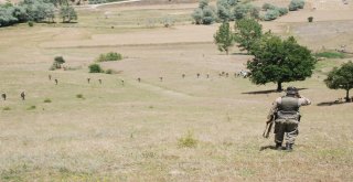 Asker Vatandaşla Birlikte Dağ, Taş Küçük Evrimi Arıyor