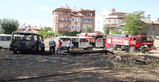 Karamanda Minibüslerin Konduğu Boş Arsada Yangın Çıktı