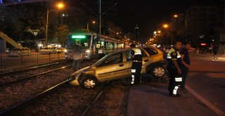 Otomobil Tramvay Yoluna Uçtu, Tramvay Seferleri Aksadı